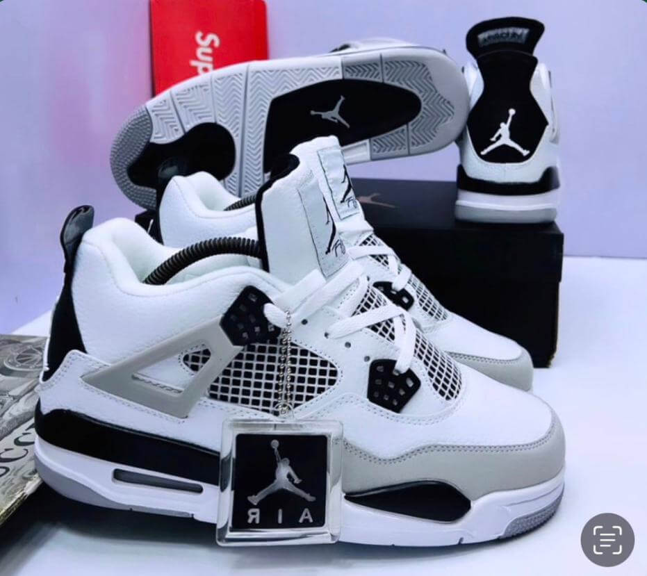 JORDAN 4 Retro Military Black Sneakers CNP