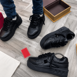 One Stud Black Sneaker CNP