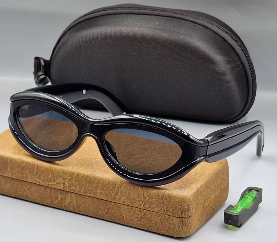 Classic Oval Frame Sunglasses CNP