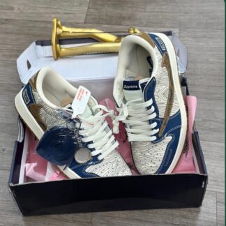 Sophisticated Comfort Sneaker CNP