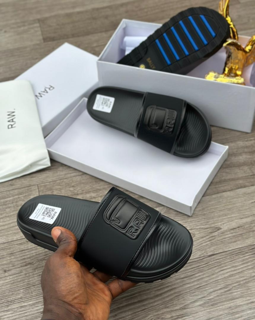 Simple Sophisticated Men Slide CNP