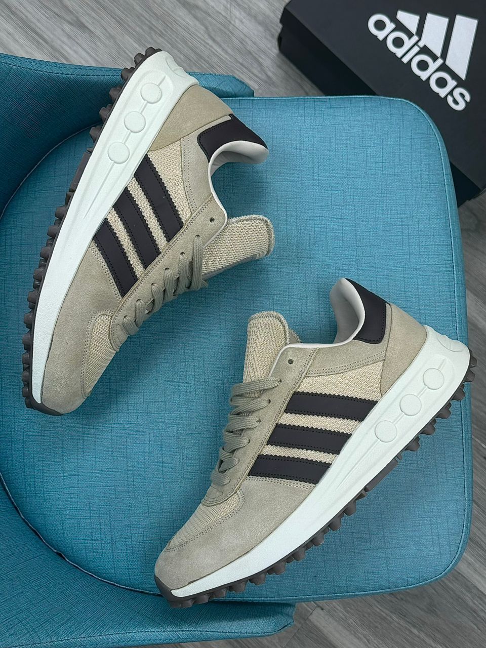 PURE LEATHER THREE STRIPS TRAINERS CNP