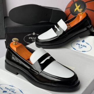 Unique Duo-Tone Men Shoe