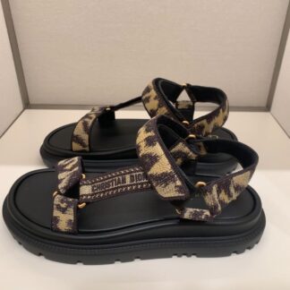 Authentic Embroidered Classy Footwear CNP