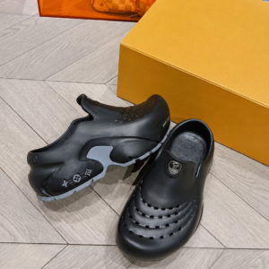 Trendy High Quality Crocs CNP