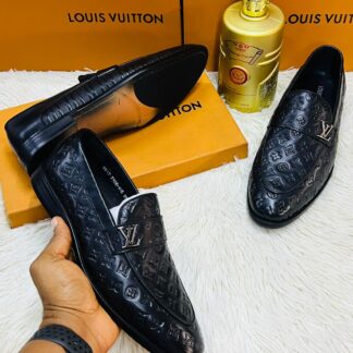 Classic Embossed Men Shoe CNP