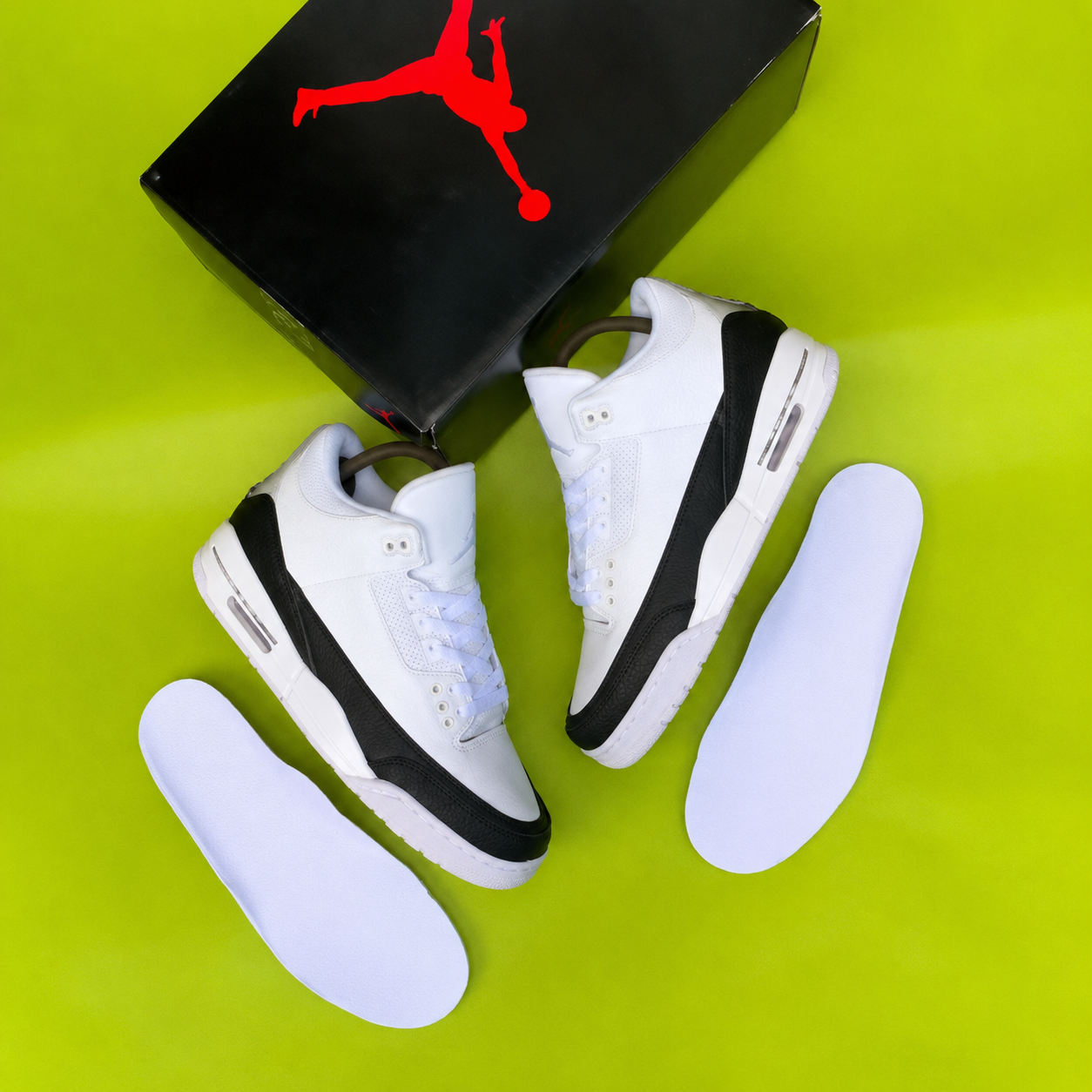 Retro Design White & Black Sneakers CNP