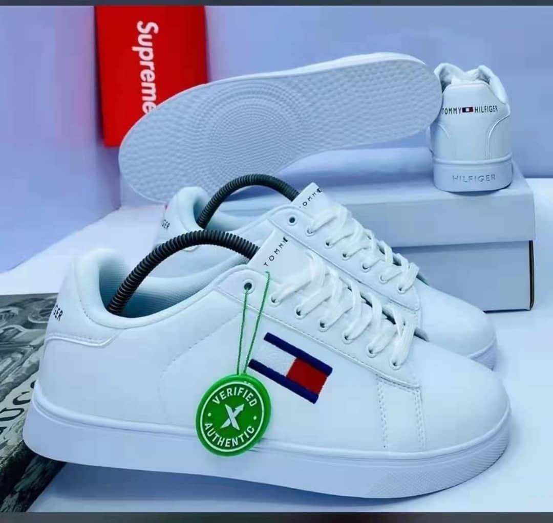 Quality Designer White Leather Sneakers CNP