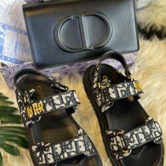 Embroidered Fashion Sandals CNP