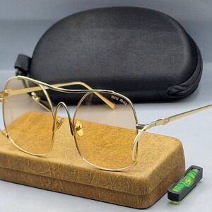 Fashionable Large Frame Shades CNP