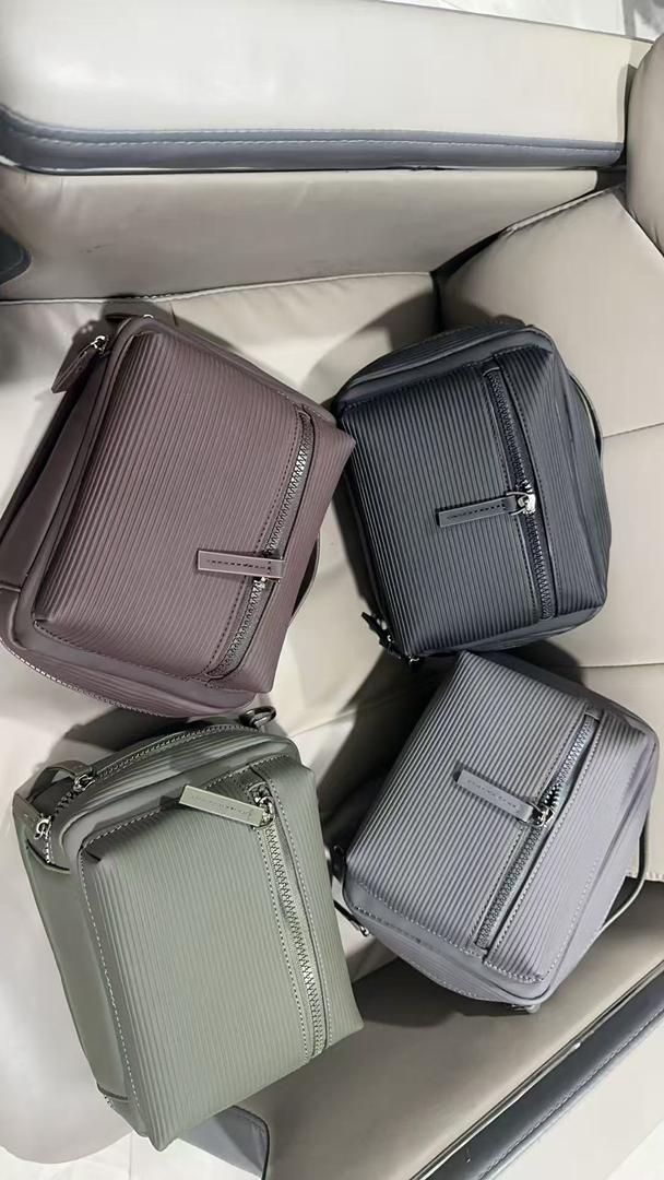 Portable Leather Men Handbag CNP