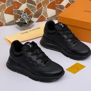 Classic All Black Lace-Up Men Sneakers MAR6