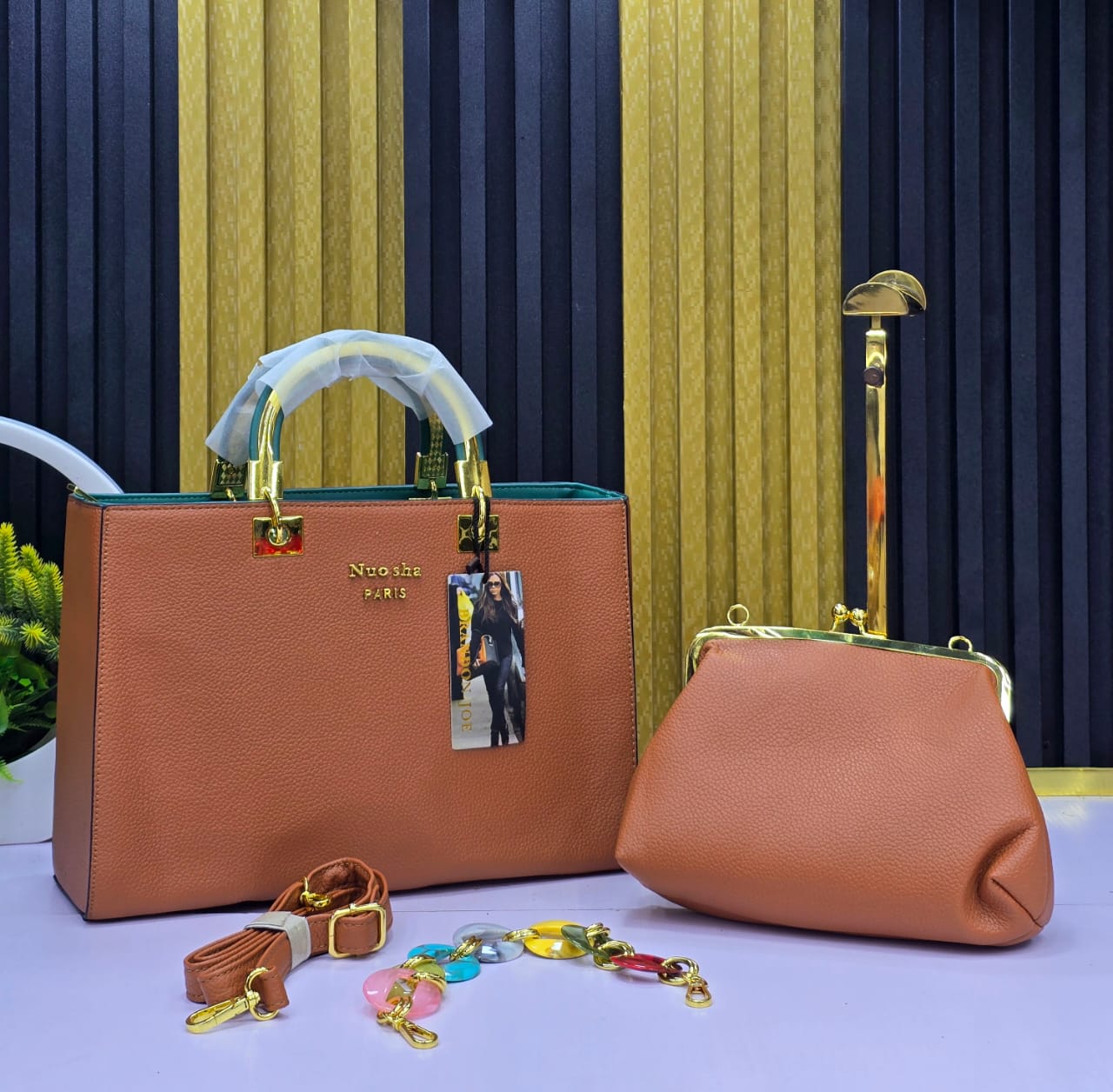 Boss Lady Classic Handbag APR6