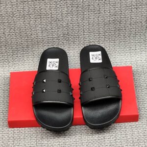 Men Black Studs Design Slides MAY6