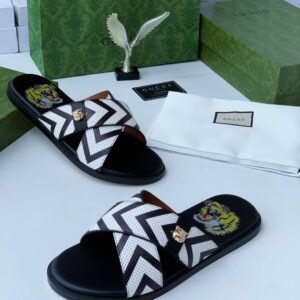 Black & White Patterned Casual Pam JUL6