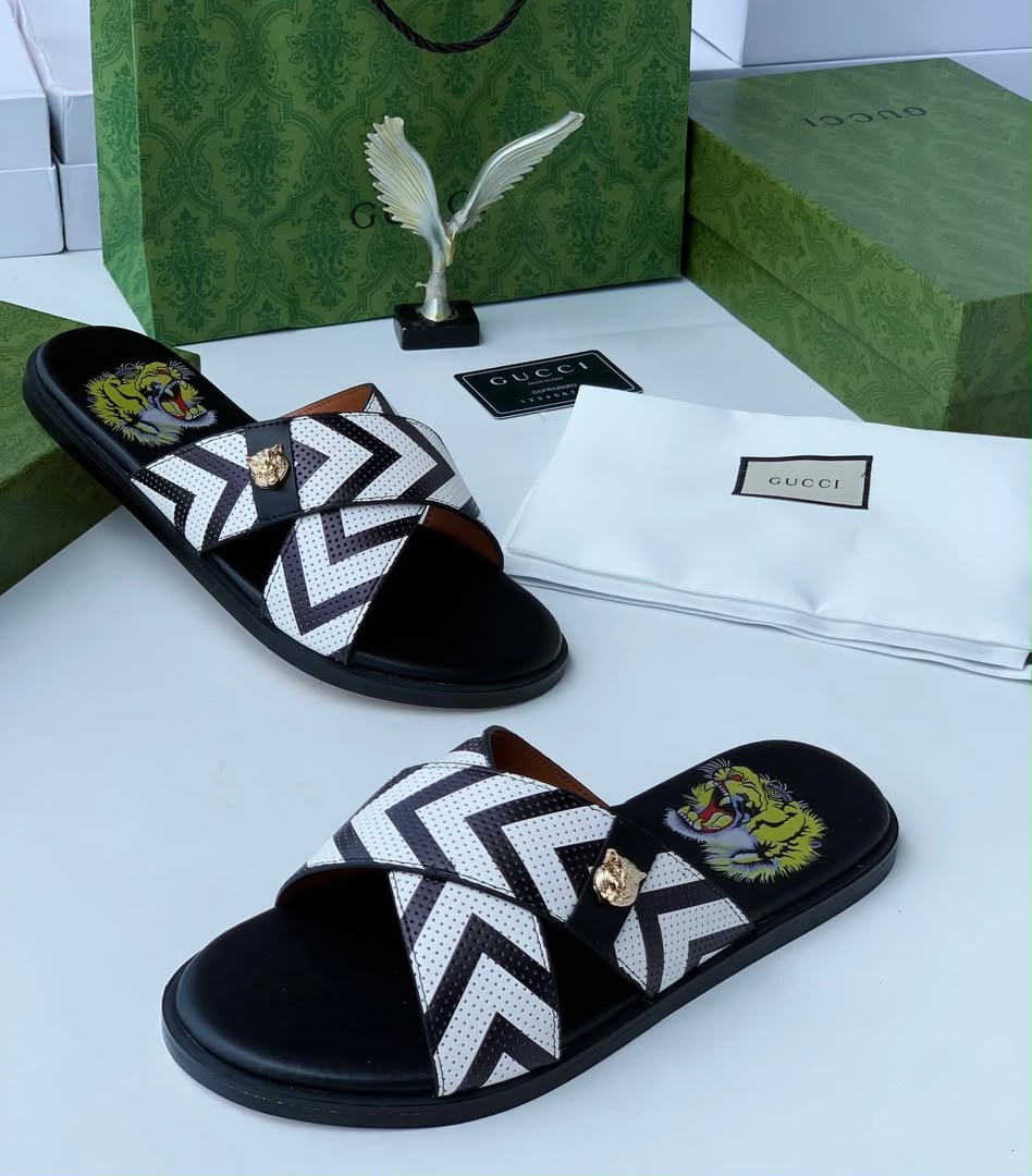 Black & White Patterned Casual Pam JUL6